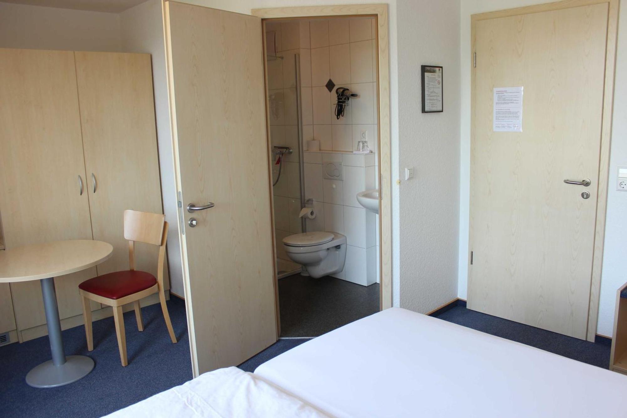 Gaestehaus Zum Wolffenturm Lehrensteinsfeld Camera foto